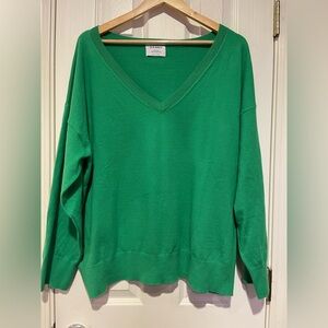 Old Navy Women's V-Neck Sweater in Kelly Green